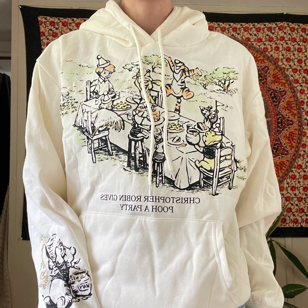 Women’s XS Disney Cream Winnie the Pooh Hoodie